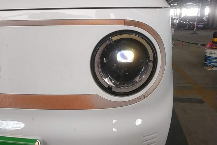 Used Geely Galaxy Panda 2023 Panda Mini 200km Endurance Bear Left Front Headlight