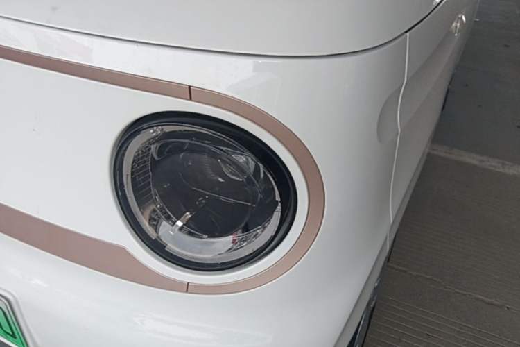 Used Geely Galaxy Panda 2023 Panda Mini 200km Endurance Bear Left Front Headlight