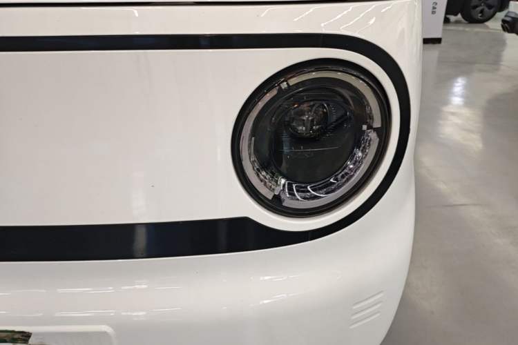 Used Geely Galaxy Panda 2023 Panda Mini 200km Endurance Bear Left Front Headlight