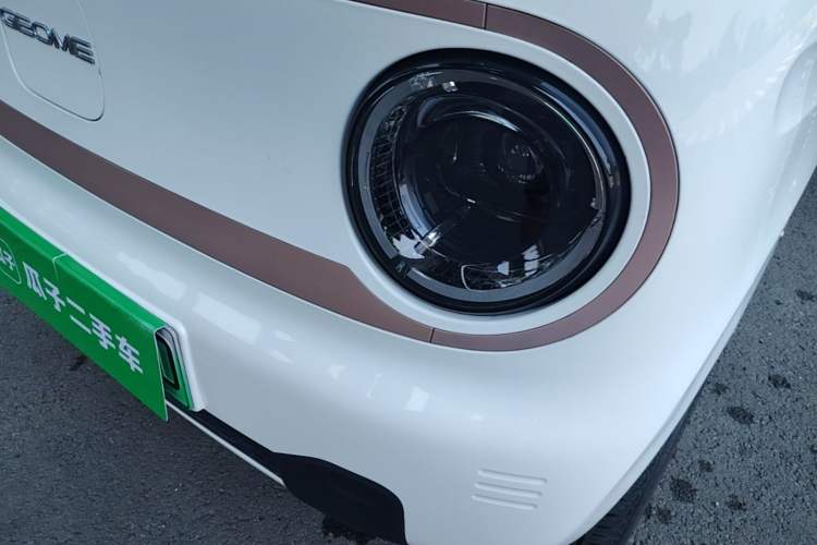 Used Geely Galaxy Panda 2023 Panda Mini 200km Dynamic Bear Left Front Headlight