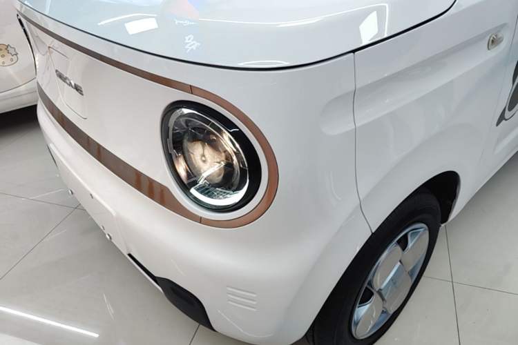 Used Geely Galaxy Panda 2023 Panda Mini 200km Endurance Bear Left Front Headlight