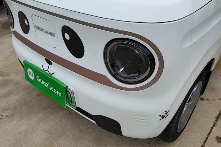 Used Geely Galaxy Panda 2023 Panda Mini 200km Endurance Bear Left Front Headlight