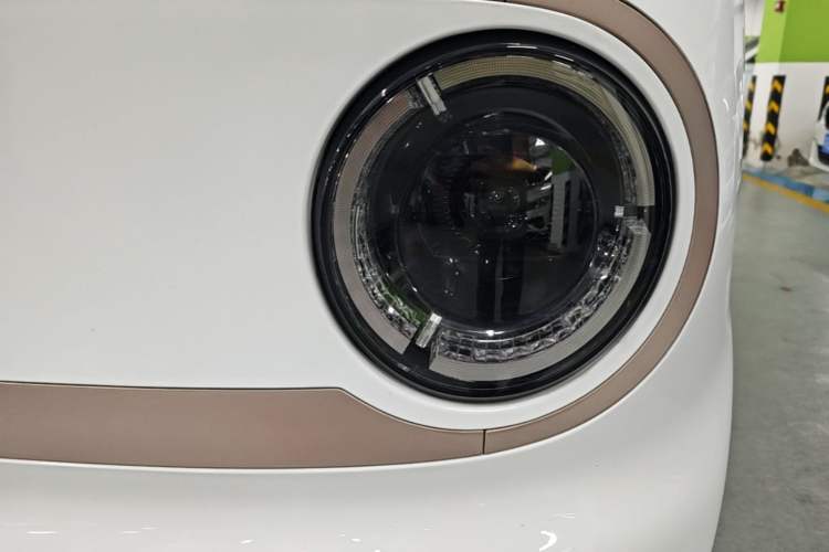 Used Geely Galaxy Panda 2023 Panda Mini 200km Endurance Bear Left Front Headlight