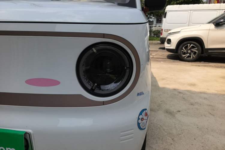Used Geely Galaxy Panda 2023 Panda Mini 200km Endurance Bear Left Front Headlight