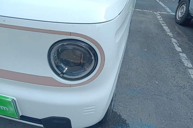 Used Geely Galaxy Panda 2023 Panda Mini 200km Endurance Bear Left Front Headlight