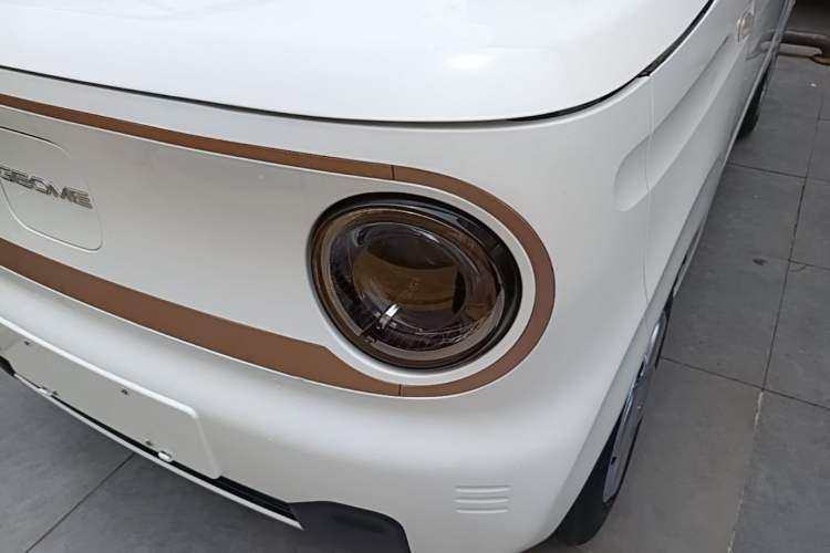 Used Geely Galaxy Panda 2023 Panda Mini 120km Super Cute Bear Left Front Headlight