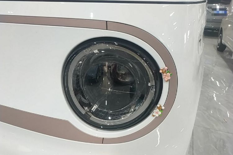 Used Geely Galaxy Panda 2023 Panda Mini 200km Endurance Bear Left Front Headlight
