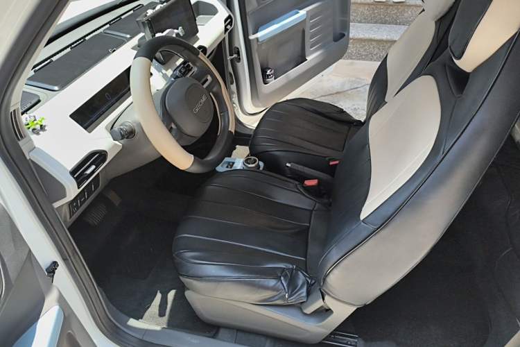 Used Geely Galaxy Panda 2023 Panda Mini 200km Endurance Bear Left Front Seat