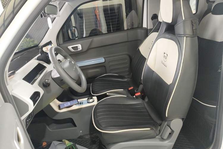 Used Geely Galaxy Panda 2023 Panda Mini 200km Endurance Bear Left Front Seat