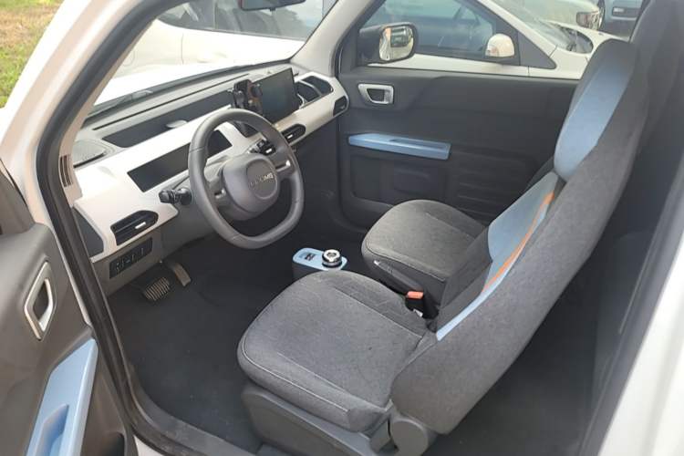 Used Geely Galaxy Panda 2023 Panda Mini 200km Endurance Bear Left Front Seat