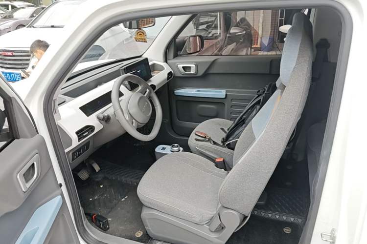 Used Geely Galaxy Panda 2023 Panda Mini 200km Endurance Bear Left Front Seat