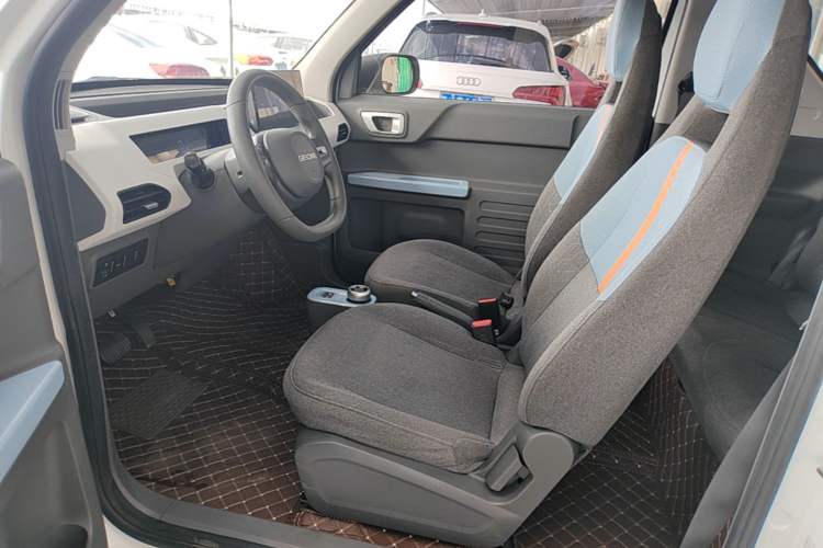 Used Geely Galaxy Panda 2023 Panda Mini 120km Super Cute Bear Left Front Seat