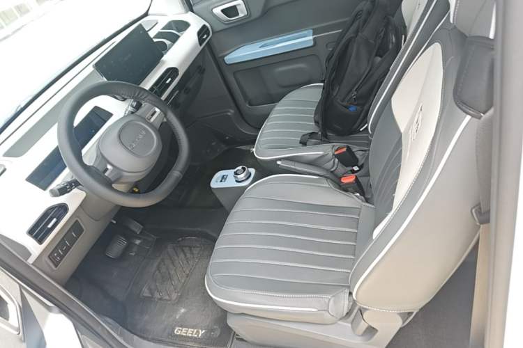Used Geely Galaxy Panda 2023 Panda Mini 200km Endurance Bear Left Front Seat