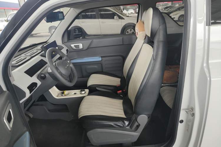 Used Geely Galaxy Panda 2023 Panda Mini 200km Endurance Bear Left Front Seat