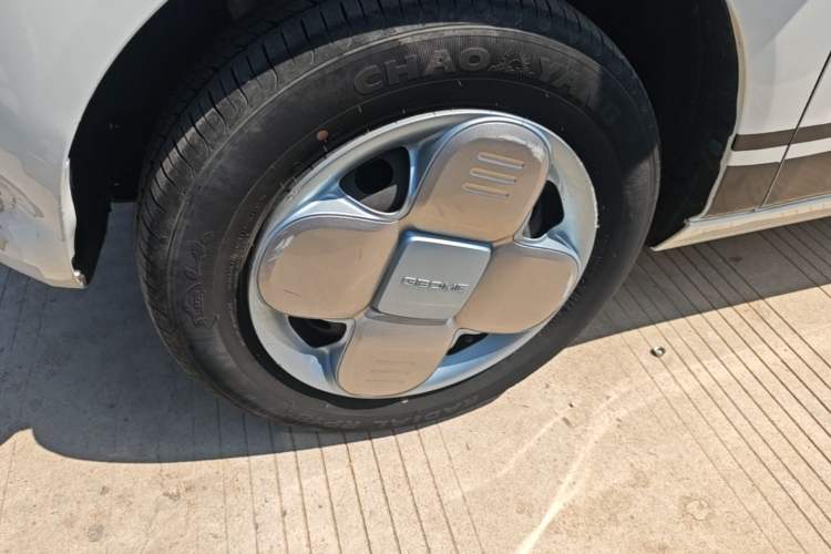 Used Geely Galaxy Panda 2023 Panda Mini 200km Endurance Bear Left Front Wheel Hub