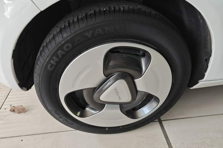Used Geely Galaxy Panda 2023 Panda Mini 200km Endurance Bear Left Front Wheel Hub