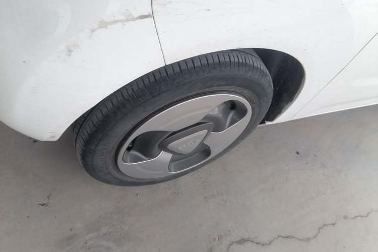 Used Geely Galaxy Panda 2023 Panda Mini 200km Dynamic Bear Left Front Wheel Hub