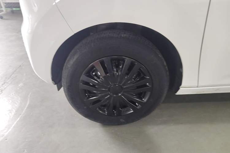Used Geely Galaxy Panda 2023 Panda Mini 200km Endurance Bear Left Front Wheel Hub