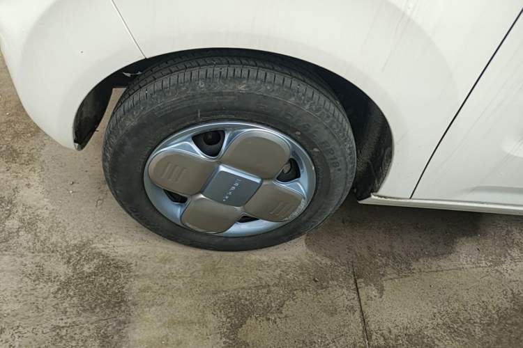 Used Geely Galaxy Panda 2023 Panda Mini 200km Endurance Bear Left Front Wheel Hub