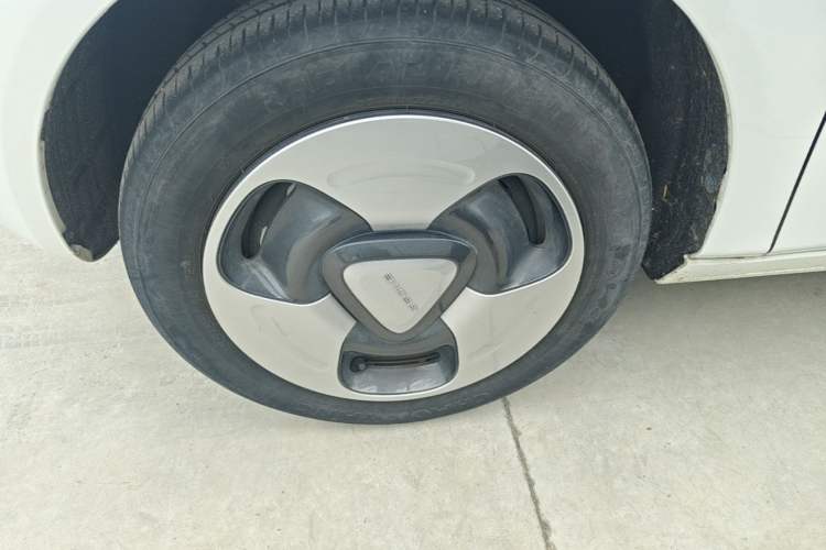 Used Geely Galaxy Panda 2023 Panda Mini 200km Dynamic Bear Left Front Wheel Hub