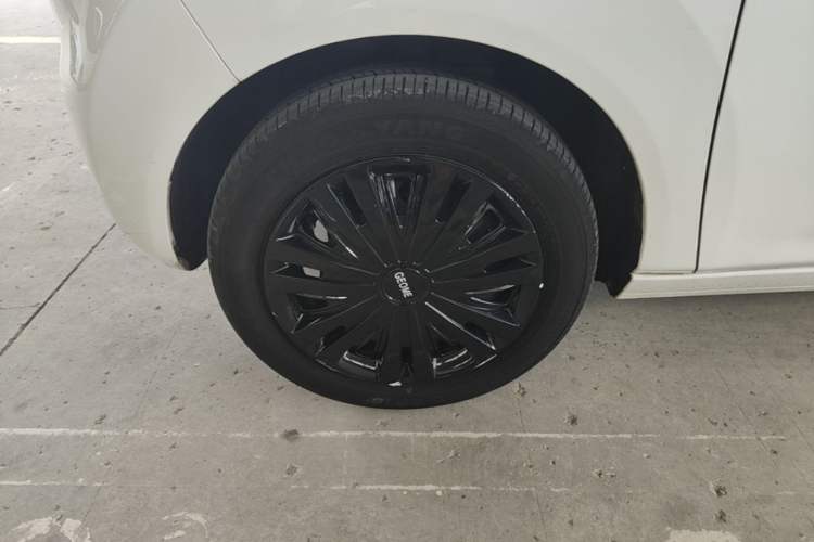 Used Geely Galaxy Panda 2023 Panda Mini 200km Dynamic Bear Left Front Wheel Hub