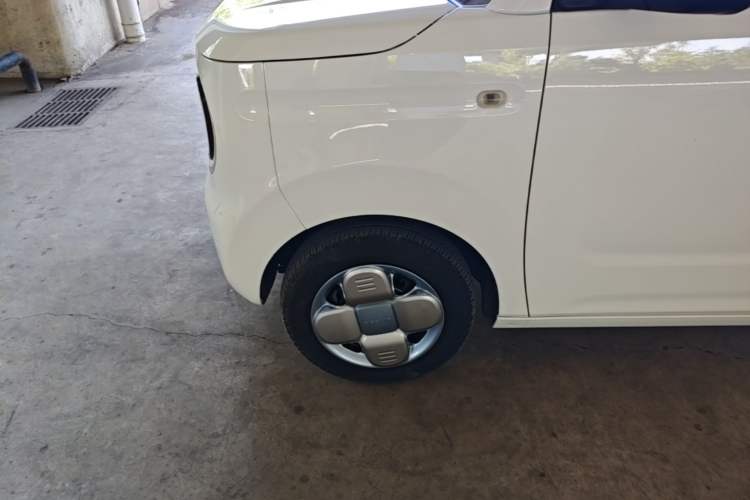 Used Geely Galaxy Panda 2023 Panda Mini 200km Endurance Bear Left Front Wheel Hub