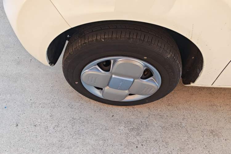 Used Geely Galaxy Panda 2023 Panda Mini 200km Endurance Bear Left Front Wheel Hub