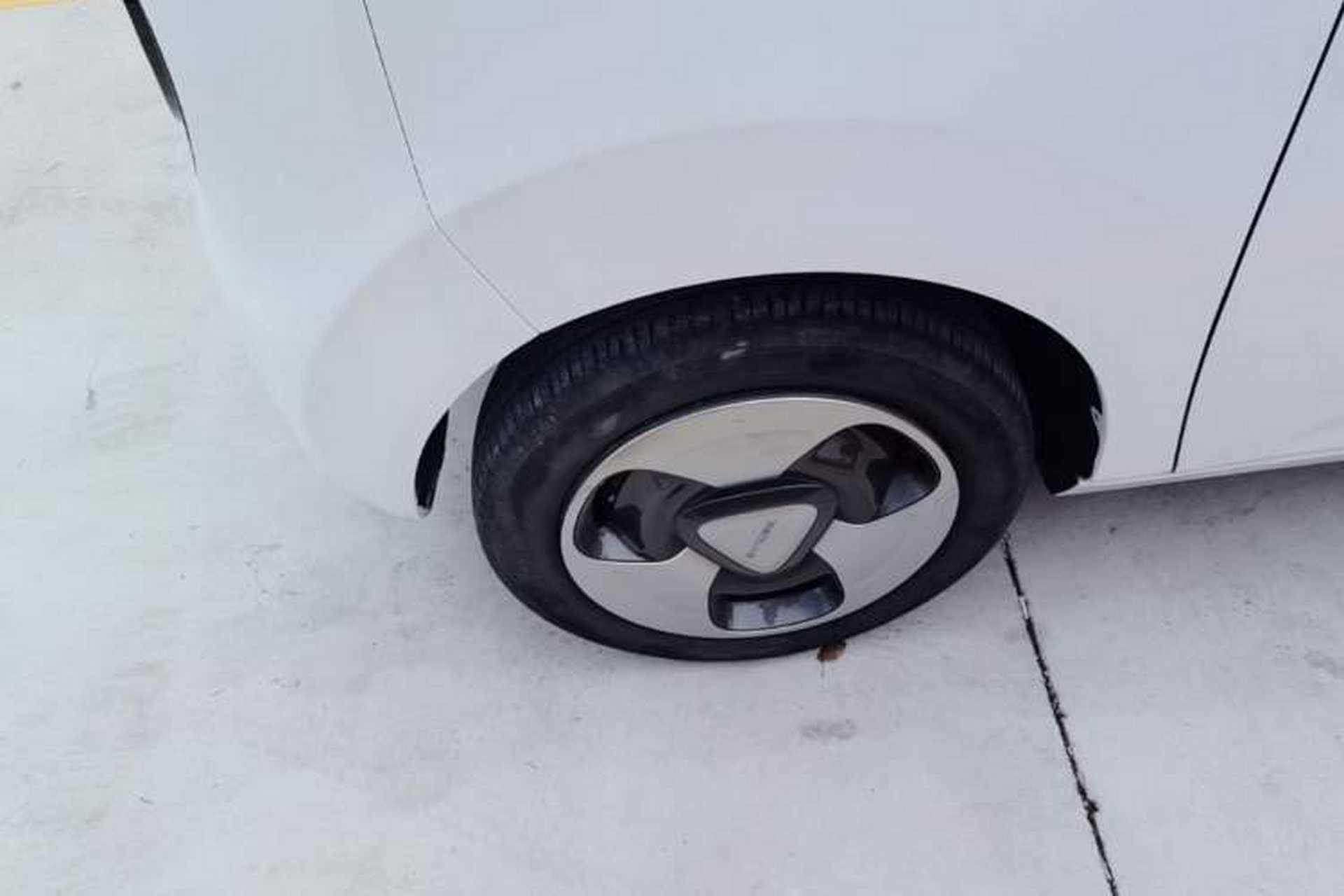 Used Geely Galaxy Panda 2023 Panda Mini 200km Dynamic Bear Left Front Wheel Hub
