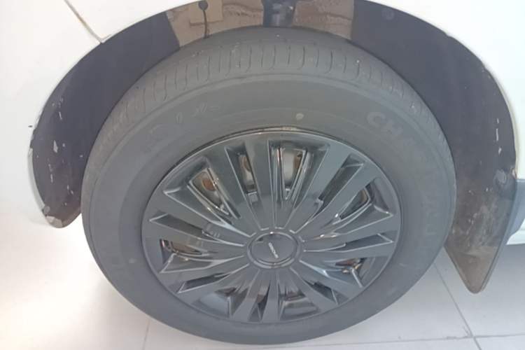 Used Geely Galaxy Panda 2023 Panda Mini 200km Endurance Bear Left Front Wheel Hub