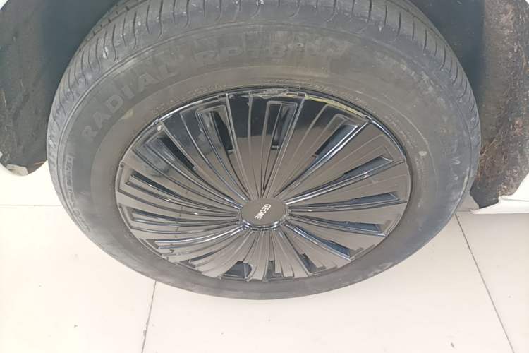 Used Geely Galaxy Panda 2023 Panda Mini 200km Endurance Bear Left Front Wheel Hub