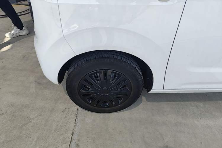 Used Geely Galaxy Panda 2023 Panda Mini 120km Super Cute Bear Left Front Wheel Hub