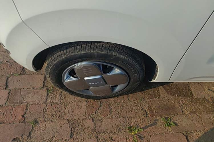 Used Geely Galaxy Panda 2023 Panda Mini 120km Super Cute Bear Left Front Wheel Hub