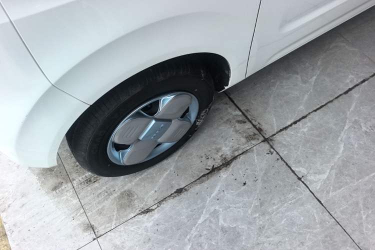 Used Geely Galaxy Panda 2023 Panda Mini 200km Endurance Bear Left Front Wheel Hub