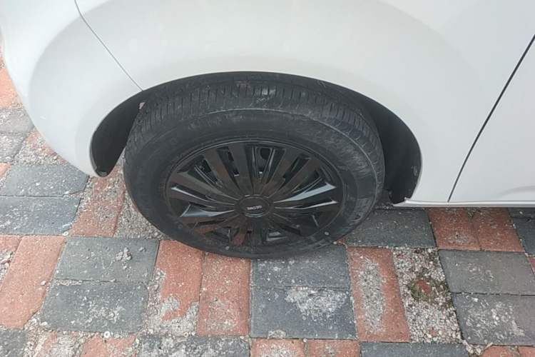 Used Geely Galaxy Panda 2023 Panda Mini 200km Endurance Bear Left Front Wheel Hub