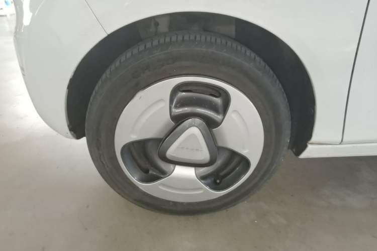 Used Geely Galaxy Panda 2023 Panda Mini New Year Edition Treasure Bear Left Front Wheel Hub