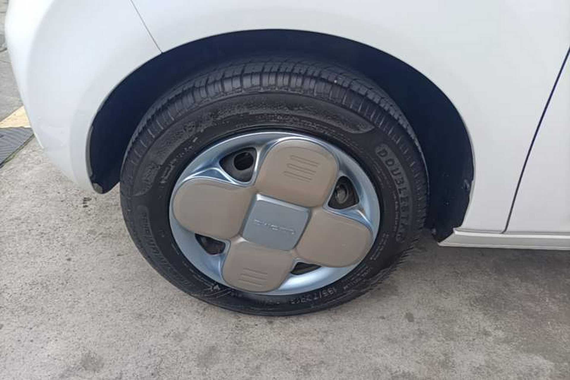 Used Geely Galaxy Panda 2023 Panda Mini 200km Endurance Bear Left Front Wheel Hub