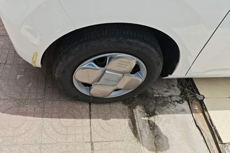 Used Geely Galaxy Panda 2023 Panda Mini 200km Endurance Bear Left Front Wheel Hub