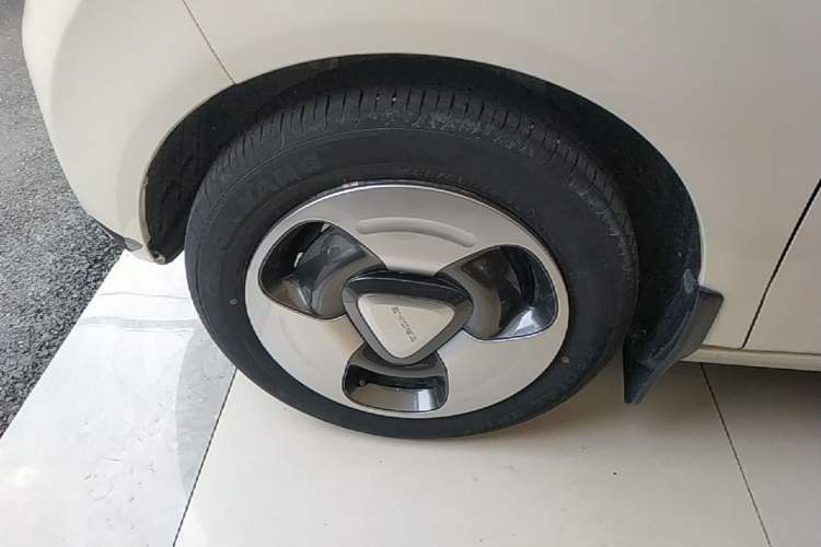 Used Geely Galaxy Panda 2023 Panda Mini 200km Dynamic Bear Left Front Wheel Hub