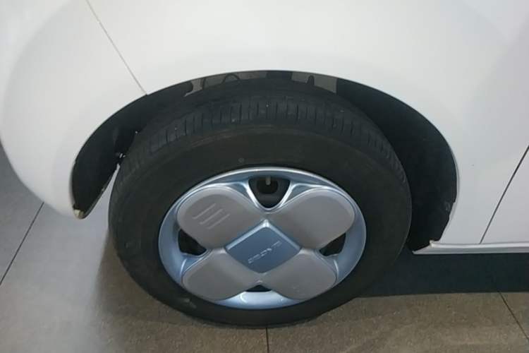 Used Geely Galaxy Panda 2023 Panda Mini 200km Endurance Bear Left Front Wheel Hub