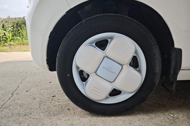 Used Geely Galaxy Panda 2023 Panda Mini 200km Endurance Bear Left Front Wheel Hub