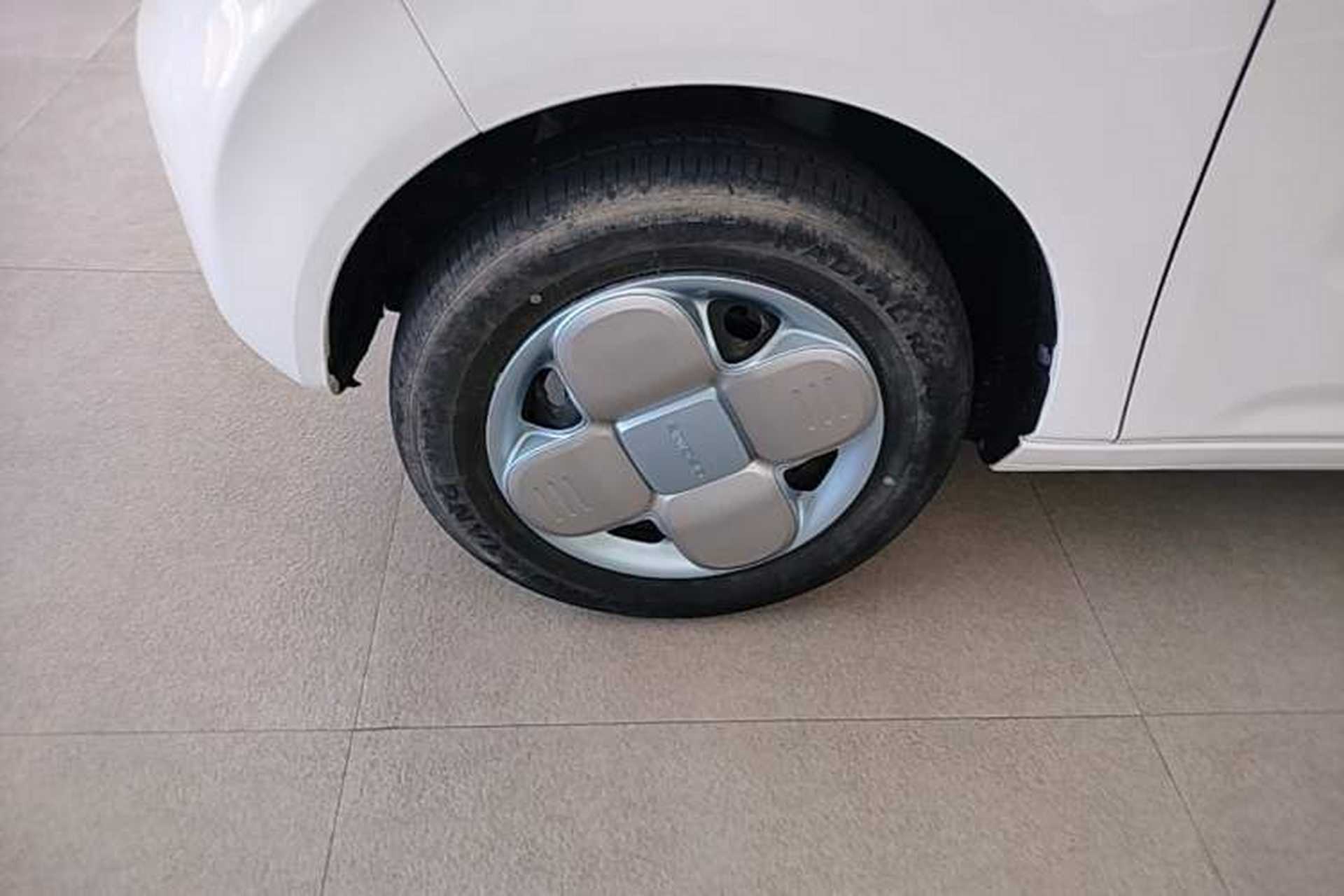 Used Geely Galaxy Panda 2023 Panda Mini 200km Endurance Bear Left Front Wheel Hub
