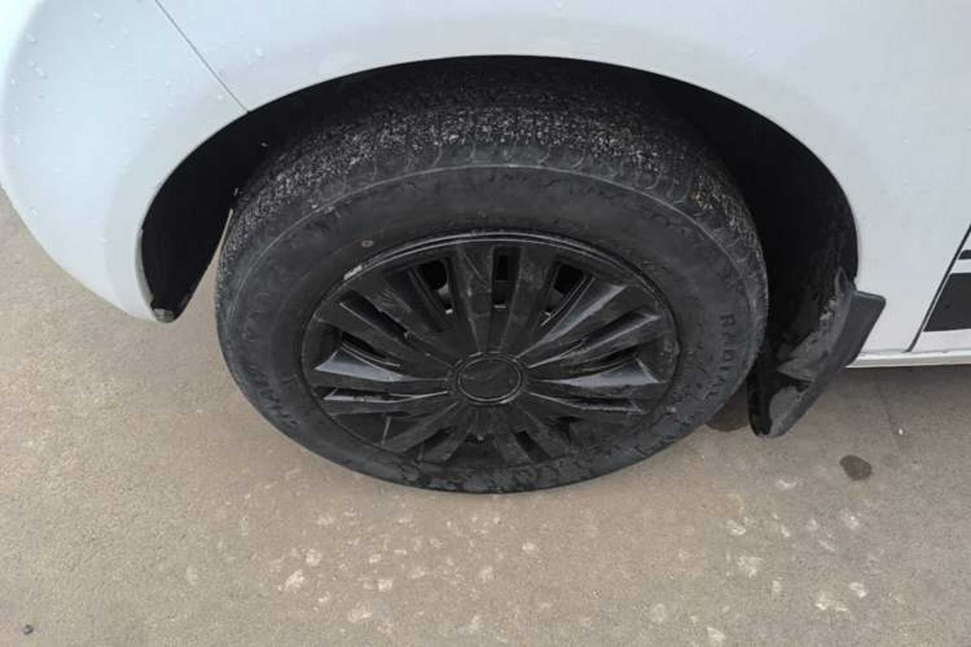 Used Geely Galaxy Panda 2023 Panda Mini 200km Endurance Bear Left Front Wheel Hub