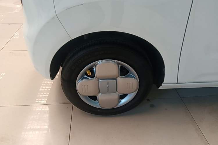 Used Geely Galaxy Panda 2023 Panda Mini 200km Endurance Bear Left Front Wheel Hub