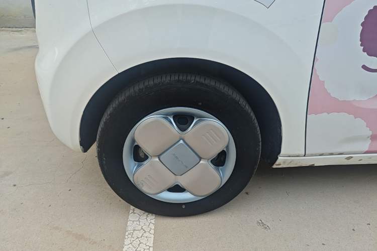 Used Geely Galaxy Panda 2023 Panda Mini 200km Endurance Bear Left Front Wheel Hub