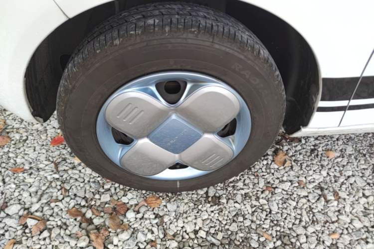 Used Geely Galaxy Panda 2023 Panda Mini 200km Endurance Bear Left Front Wheel Hub