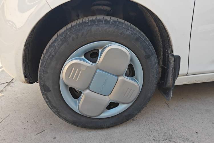 Used Geely Galaxy Panda 2023 Panda Mini 200km Endurance Bear Left Front Wheel Hub