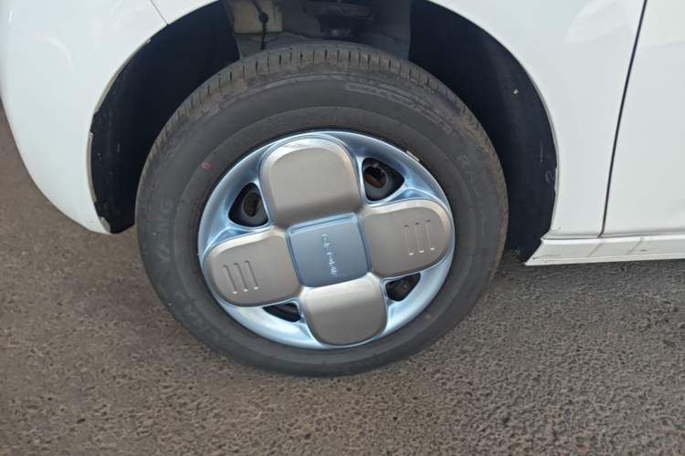 Used Geely Galaxy Panda 2023 Panda Mini 200km Endurance Bear Left Front Wheel Hub