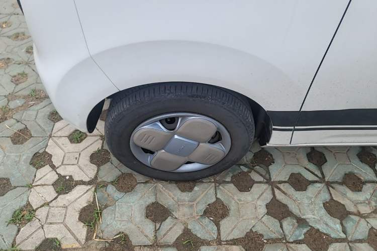 Used Geely Galaxy Panda 2023 Panda Mini 200km Endurance Bear Left Front Wheel Hub