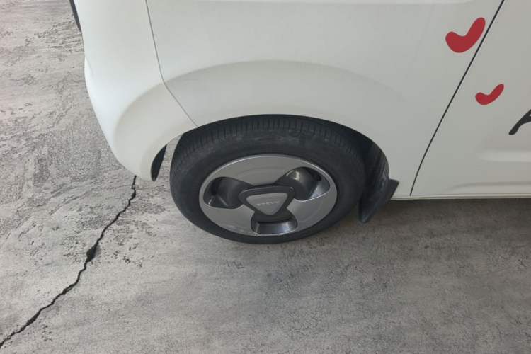 Used Geely Galaxy Panda 2023 Panda Mini 200km Dynamic Bear Left Front Wheel Hub