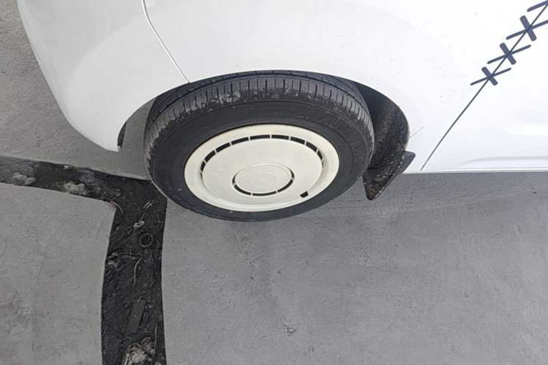 Used Geely Galaxy Panda 2023 Panda Mini 200km Endurance Bear Left Front Wheel Hub